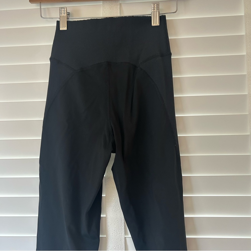 Offline by Aerie Legging Goals High Waisted Black Medium 7/8 Length - Picture 4 of 7